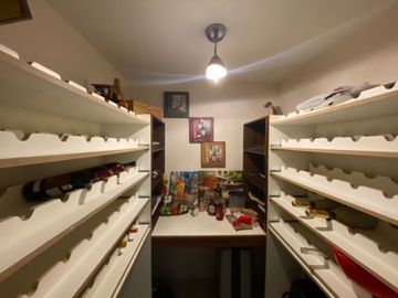 VENTA CASA 4 DORMITORIOS CON SUITE EN URBANIZACIONCAMPO ALEGRE, MONTESERRIN
