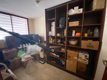 VENTA CASA 4 DORMITORIOS CON SUITE EN URBANIZACIONCAMPO ALEGRE, MONTESERRIN