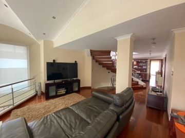 VENTA CASA 4 DORMITORIOS CON SUITE EN URBANIZACIONCAMPO ALEGRE, MONTESERRIN