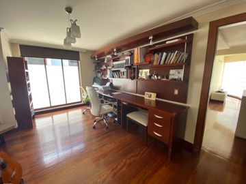 VENTA CASA 4 DORMITORIOS CON SUITE EN URBANIZACIONCAMPO ALEGRE, MONTESERRIN