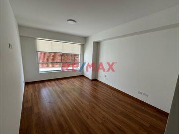 ¡Vive En El Corazón De Miraflores! Departamento Con Acabados De Lujo