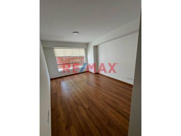 ¡Vive En El Corazón De Miraflores! Departamento Con Acabados De Lujo