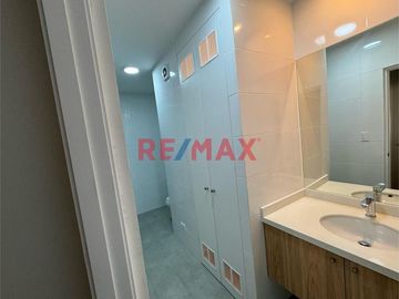 ¡Vive En El Corazón De Miraflores! Departamento Con Acabados De Lujo
