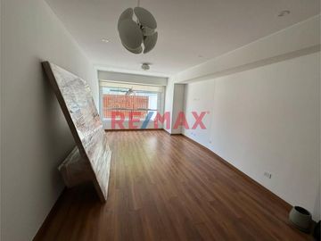 ¡Vive En El Corazón De Miraflores! Departamento Con Acabados De Lujo