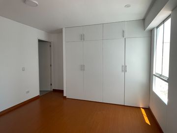 DUPLEX EN ALQUILER CHORRILLOS FRENTE A PLAZA LIMA SUR