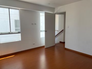 DUPLEX EN ALQUILER CHORRILLOS FRENTE A PLAZA LIMA SUR