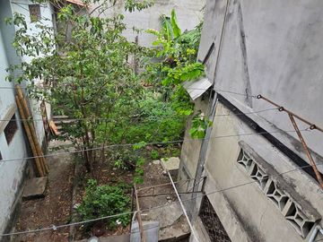 Vendo Casa 3 pisos en Gómez Rendón y la 6ava Uso Comercial - Residencial