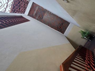 Vendo Casa 3 pisos en Gómez Rendón y la 6ava Uso Comercial - Residencial