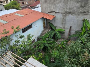 Vendo Casa 3 pisos en Gómez Rendón y la 6ava Uso Comercial - Residencial