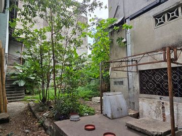 Vendo Casa 3 pisos en Gómez Rendón y la 6ava Uso Comercial - Residencial