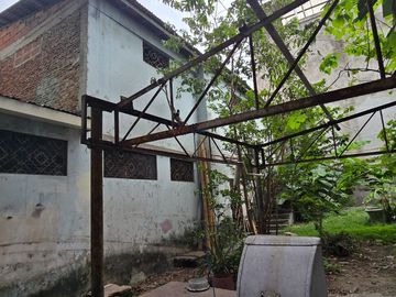 Vendo Casa 3 pisos en Gómez Rendón y la 6ava Uso Comercial - Residencial