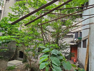 Vendo Casa 3 pisos en Gómez Rendón y la 6ava Uso Comercial - Residencial
