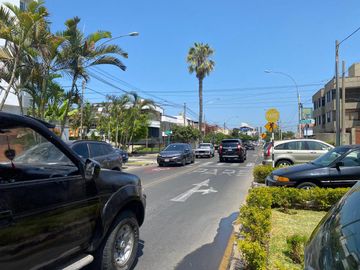 VENTA DE CASA CON PARAMETROS PARA COMERCIO A PASOS AV AVIACION