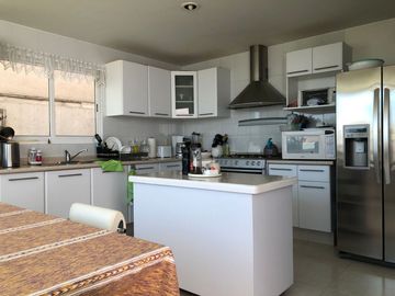 AMPLIA CASA EN VENTA, EN RESIDENCIAL LOMAS VERDES