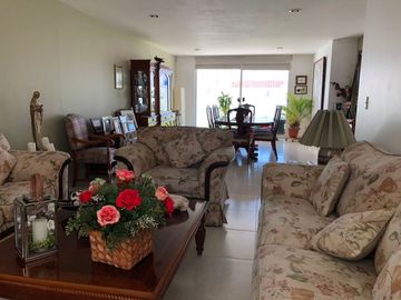 AMPLIA CASA EN VENTA, EN RESIDENCIAL LOMAS VERDES