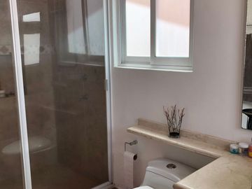 AMPLIA CASA EN VENTA, EN RESIDENCIAL LOMAS VERDES