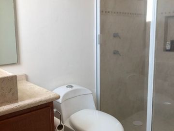 AMPLIA CASA EN VENTA, EN RESIDENCIAL LOMAS VERDES