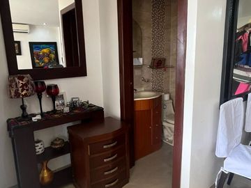 SALINAS SECTOR LA MILINA VENDO PRECIOSO Y LUJOOSO DEPARTAMENTO PRIMER PISO ALTO TRES DORMITORIOS, PISCINA