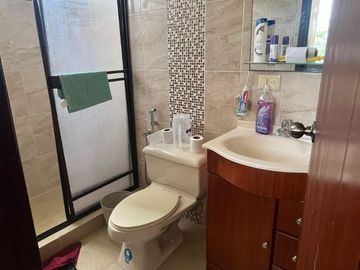 SALINAS SECTOR LA MILINA VENDO PRECIOSO Y LUJOOSO DEPARTAMENTO PRIMER PISO ALTO TRES DORMITORIOS, PISCINA