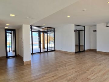 Vendo Moderna Casa de Estreno en Urbanización Savali, tu Nuevo Hogar Vía Salitre