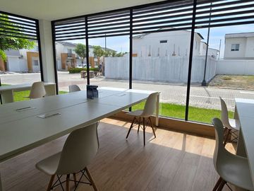 Vendo Moderna Casa de Estreno en Urbanización Savali, tu Nuevo Hogar Vía Salitre