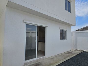 Vendo Moderna Casa de Estreno en Urbanización Savali, tu Nuevo Hogar Vía Salitre