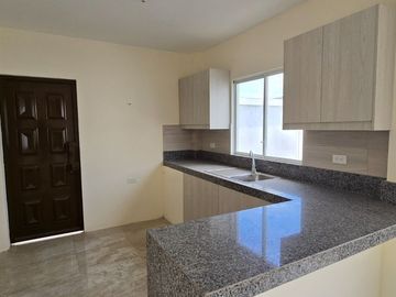 Vendo Moderna Casa de Estreno en Urbanización Savali, tu Nuevo Hogar Vía Salitre