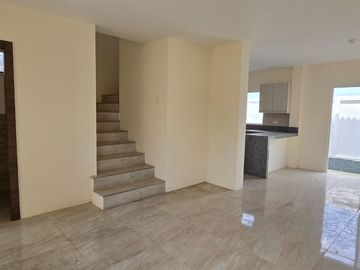 Vendo Moderna Casa de Estreno en Urbanización Savali, tu Nuevo Hogar Vía Salitre