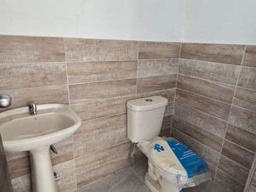 Vendo Moderna Casa de Estreno en Urbanización Savali, tu Nuevo Hogar Vía Salitre