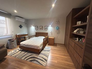 ¡Casa de Lujo en Venta en Los Robles Residencial, Coto Castaños!