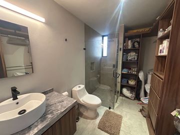 ¡Casa de Lujo en Venta en Los Robles Residencial, Coto Castaños!