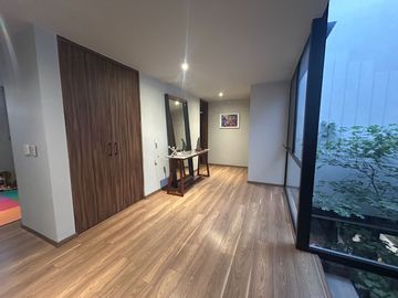 ¡Casa de Lujo en Venta en Los Robles Residencial, Coto Castaños!