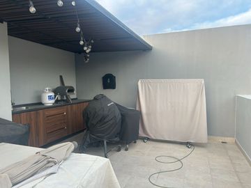 ¡Casa de Lujo en Venta en Los Robles Residencial, Coto Castaños!