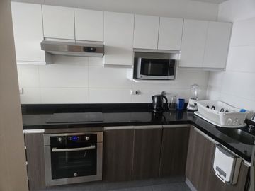 ALQUILO DEPARTAMENTO DOS DORMITORIOS AMOBLADO AV. GRAU MIRAFLORES