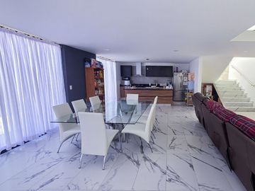 Casa en venta 4.6 mill en Lomas de Angelopolis parque Malta