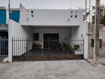 CASA EN VENTA DE UNA PLANTA UBICADA EN EL CENTRO DE MÉRIDA YUCATÁN