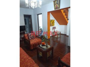 Casa De Dos Pisos Mas Azotea En El Rimac
