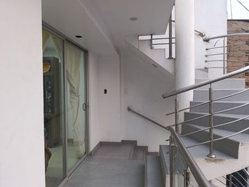 VENTA CASA CHACLACAYO HUASCATA ALT. COLEGIO LUIS MONTFORT