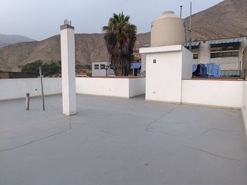VENTA CASA CHACLACAYO HUASCATA ALT. COLEGIO LUIS MONTFORT