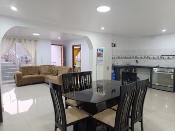 VENTA CASA CHACLACAYO HUASCATA ALT. COLEGIO LUIS MONTFORT