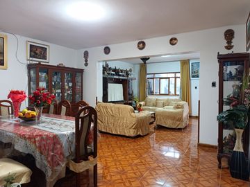 VENTA CASA CHACLACAYO HUASCATA ALT. COLEGIO LUIS MONTFORT