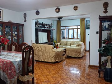 VENTA CASA CHACLACAYO HUASCATA ALT. COLEGIO LUIS MONTFORT