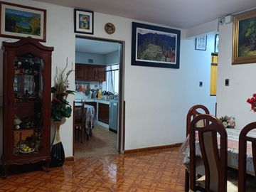VENTA CASA CHACLACAYO HUASCATA ALT. COLEGIO LUIS MONTFORT