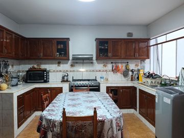 VENTA CASA CHACLACAYO HUASCATA ALT. COLEGIO LUIS MONTFORT