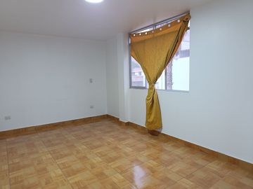 VENTA CASA CHACLACAYO HUASCATA ALT. COLEGIO LUIS MONTFORT