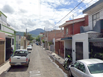 GRAN OPORTUNIDAD DE INVERSION - CASA ADJUDICADA - Olivo 408, Zamora de Hidalgo, Mich.