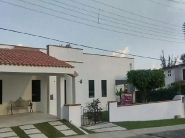 REMATO CASA EN FRACCIONAMIENTO LOMAS DE COCOYOC MORELOS