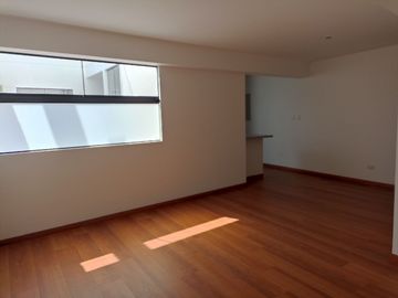DEPARTAMENTO IDEAL AL COSTADO DE UN PARQUE - SURCO
