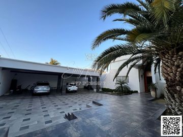 CASA EN VENTA, BALCONES DEL CAMPESTRE. León,Gto; DE LUJO, 4 REC. CON BAÑO, 8 AUTOS, SIN ADEUDOS