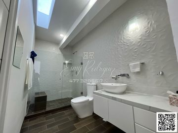 CASA EN VENTA, BALCONES DEL CAMPESTRE. León,Gto; DE LUJO, 4 REC. CON BAÑO, 8 AUTOS, SIN ADEUDOS